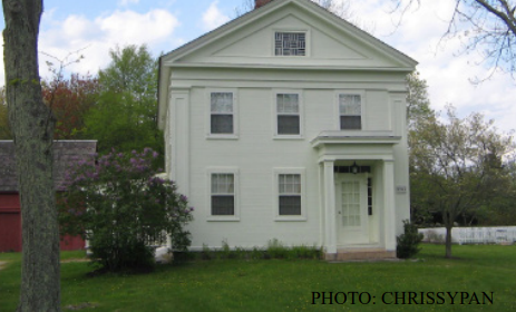The Thomas Lee House looking innocent during the daytime.